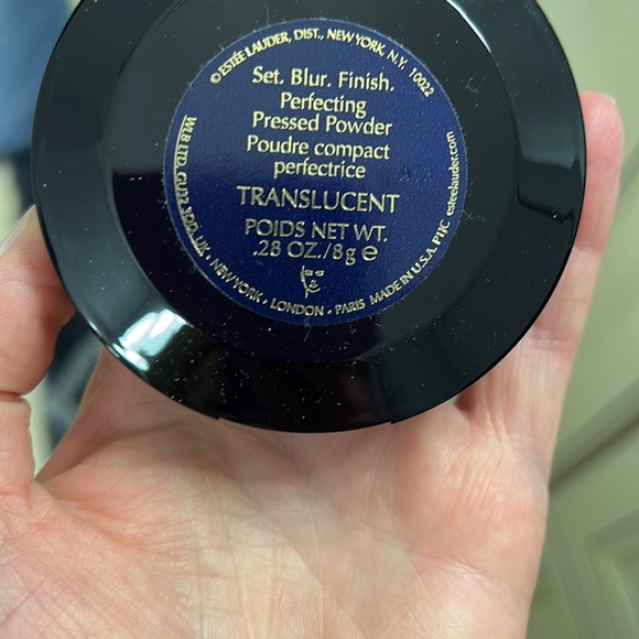 Estée Lauder Set Blur Finish Perfecting Pressed Powder-Translucent - Picture 5 of 6